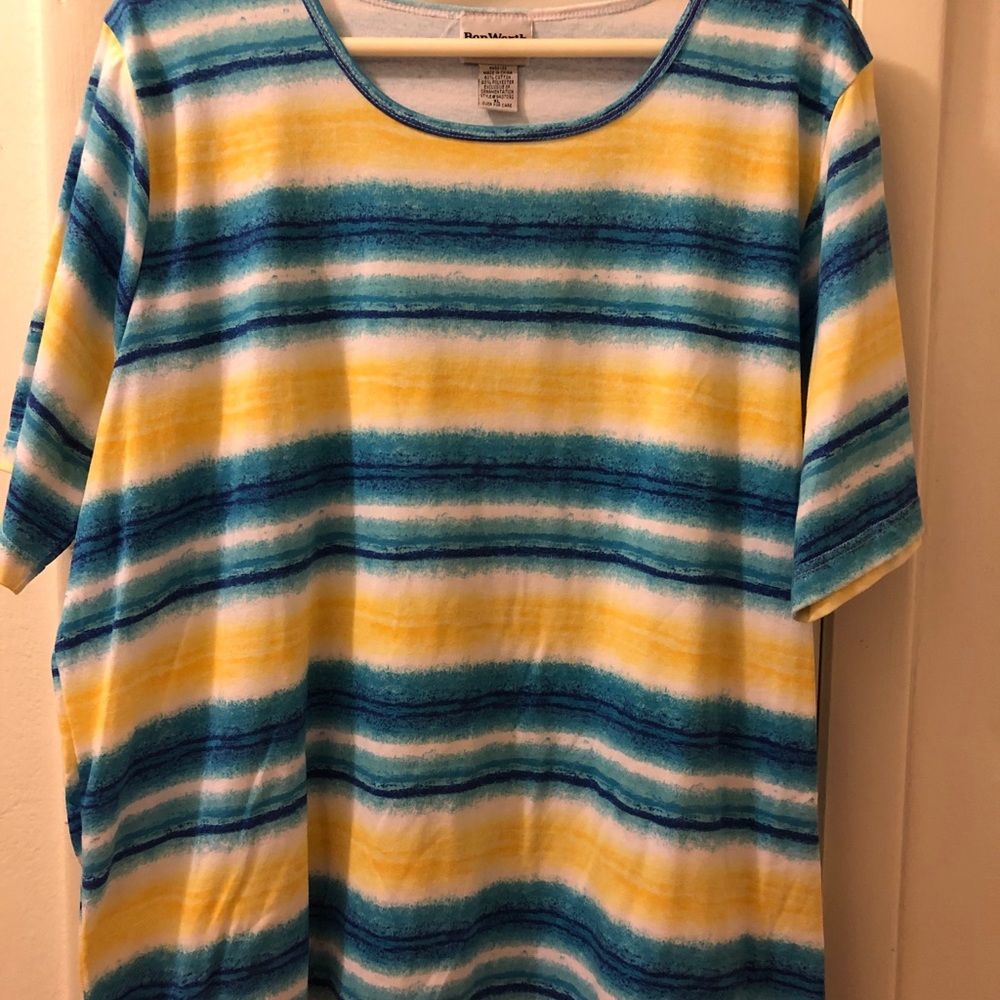 Woman’s Bon Worth short sleeve shirt size XL